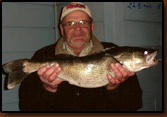 Taken 12-28 on Oahe North of Chantier Creek. 26.5" / 8 lbs
By "Big Daddy" Delbert Stover.